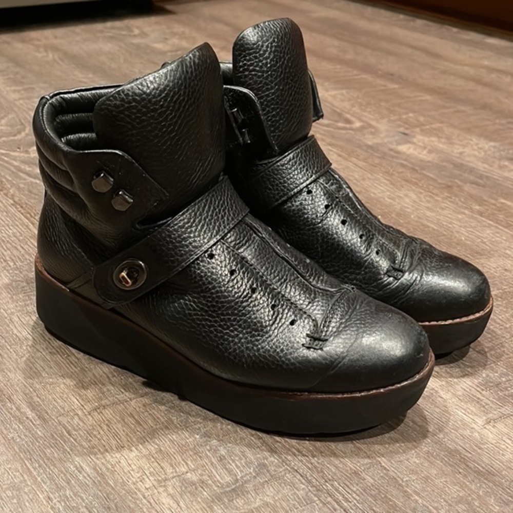 COACH URBAN HIKER BOOTS - Picture 2 of 7